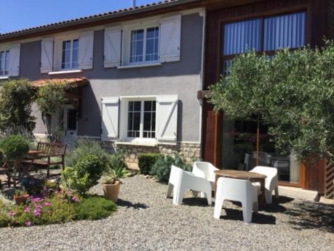 Bed and Breakfast Loft Atypique Villeneuve-de-Rivière Exteriér fotografie