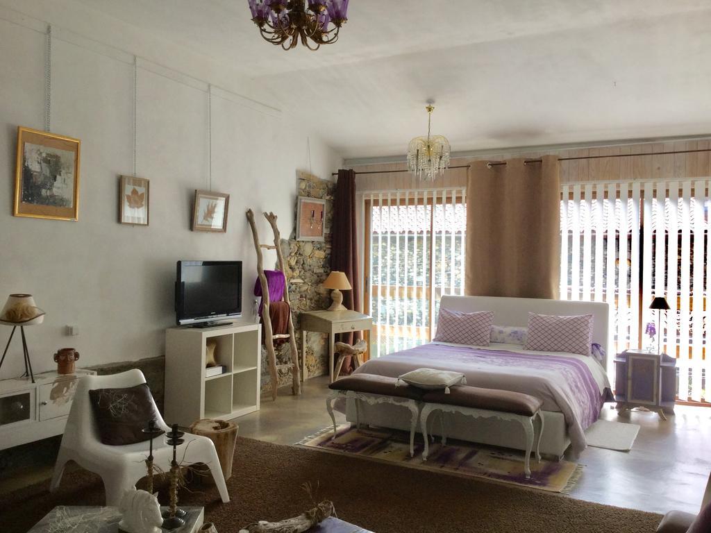 Bed and Breakfast Loft Atypique Villeneuve-de-Rivière Exteriér fotografie